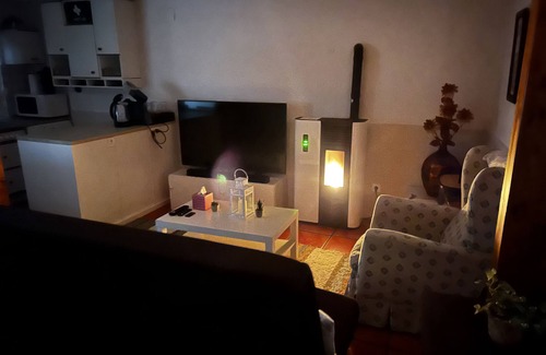 Barruelo de Santullan Apartment | Cozy Escape In Rural Village