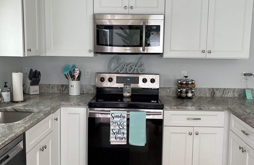 East Falmouth House | Cozy Falmouth Cape Escape
