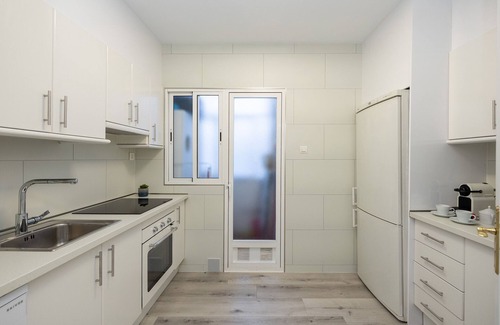 Figares Apartment | Cozy Familiar Retreat in the Centre of Granada