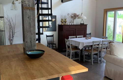 Panmure Island House | Cozy family cottage on beautiful PANMURE ISLAND