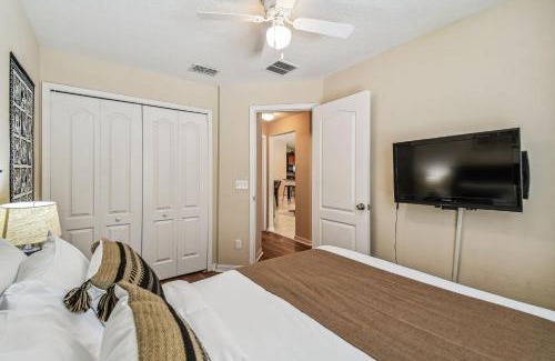 Sandy Ridge Villa | Cozy family Home 5b3b Private Pool 11Mil Disney