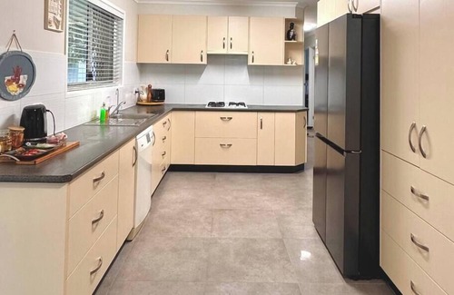 Loganholme House | Cozy Family Home at Loganholme
