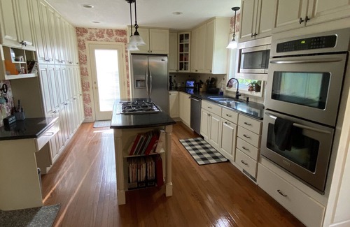 State College House | Cozy family home close to Beaver Stadium and Waffle Shop!