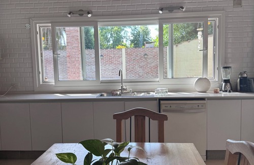 Villa Udaondo House | Cozy family house in Parque Leloir with swimming pool, barbecue and lots of greenery.