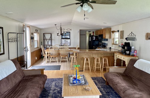 Holcombe House | Cozy family & pet friendly lake home, great reviews & rates
