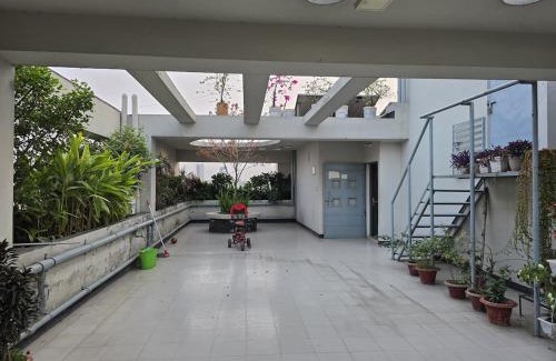 Banani Apartment | Cozy Family Stay near Banani 11, and Gulshan hotspots