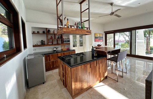 Senggigi Villa | Cozy Family Villa with Sunset View