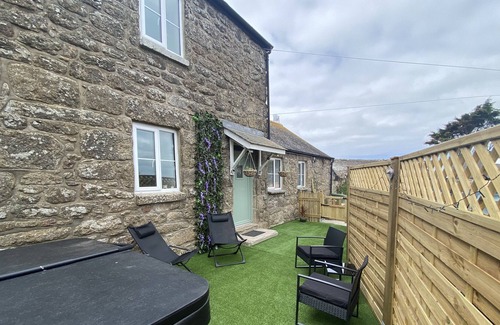 St. Buryan House | Cozy Farm Cottage