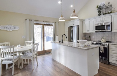 Reeders Cottage | Cozy farm cottage w/firepit super close to great hiking trails & ski slopes.