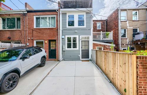 Federal Hill Apartment | Cozy FedHill Gem plus Parking and Walk to Harbor and Stadiums