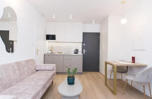 Bronowice Apartment | Cozy Flat with a Garden