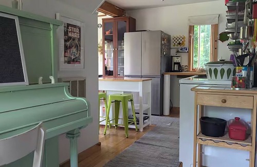 Tay Valley Cottage | Cozy Four-Season Retreat on Farren Lake