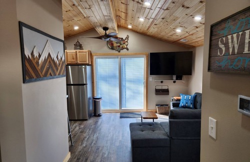Ottawa House | COZY Fox River Retreat
