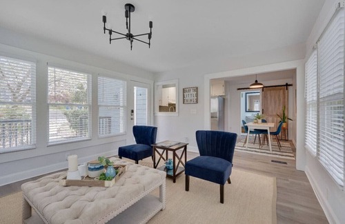 North Raleigh House | Cozy Fully-Renovated 2 BRM 2 Bath Near North Hills