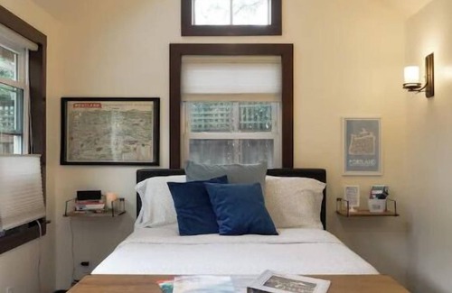 Richmond House | Cozy Garden Cottage in Popular Richmond Neighborhood
