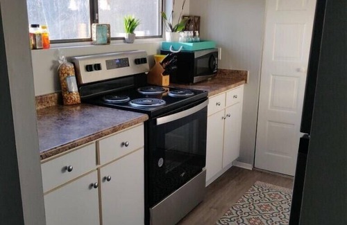 Middletown Apartment | Cozy Getaway w/lots of Natural Light :) 5 mins to adventures