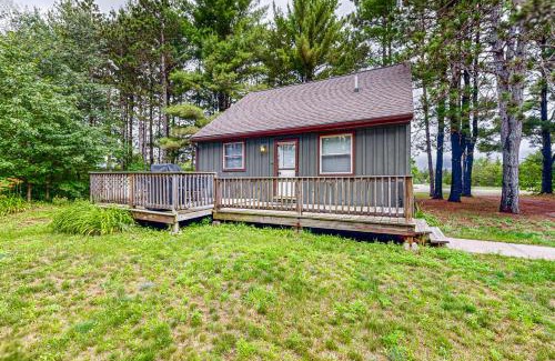 Adams House | Cozy Green Cottage