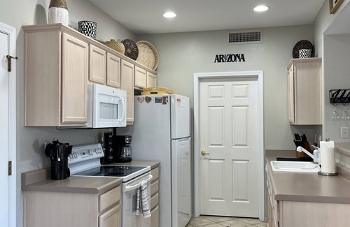 Rancho Vistoso Condo | Cozy ground level resort style condo, w/heated pool/hot tub, gym and discounts!