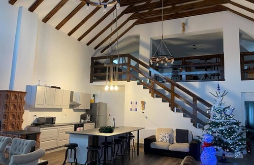 Pangarati House | Cozy guest house by the laken