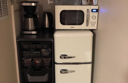 Mount Lebanon Apartment | Cozy guest suite in the heart of Mt. Lebanon