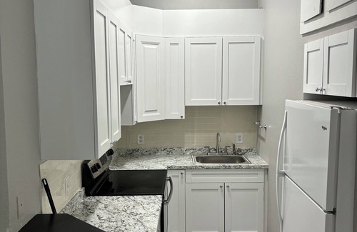 Spring Lake House | Cozy Guesthouse in Orlando, Florida! Convenience and comfort!