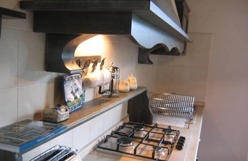 Guzzano-pieve di Controne Apartment | Cozy holiday house for 4 people with shared pool