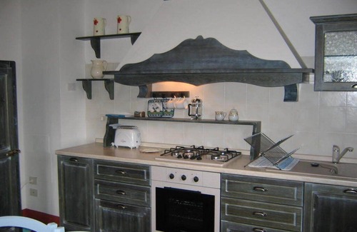 Guzzano-pieve di Controne Apartment | Cozy holiday house for 4 people with shared pool