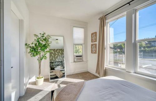 Corbett - Terwilliger - Lair Hill House | Cozy Haven by the Hill - Downtown & OHSU