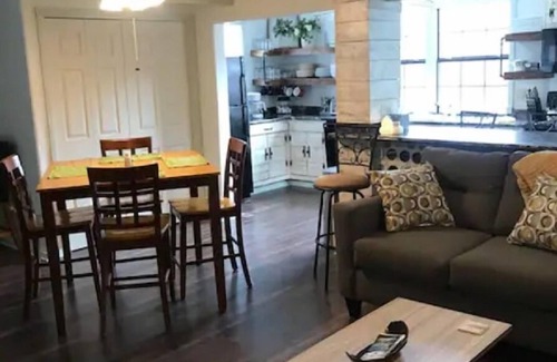 Marble Falls House | Cozy Hillside Cottage at Marble Falls - 5 miles from the upper Buffalo River.