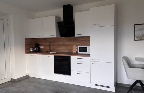 Weikersheim Apartment | Cozy hilltop stay in Weikersheim