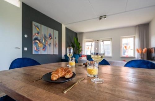 Ossenisse House | Cozy holiday home in a holiday park in Zeeland