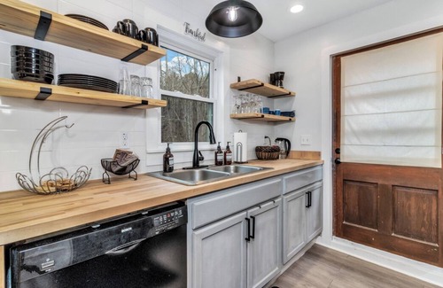 Swannanoa House | Cozy home 10 minutes from Black Mountain and Asheville, NC