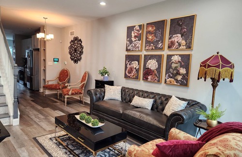 Downtown Baltimore House | Cozy Home Away From Home Sleeps 8, has 3 bthrms, & lots of amenities to enjoy!