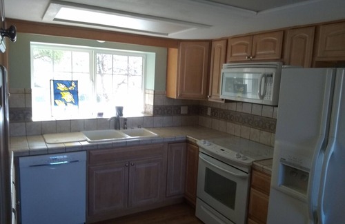 Gleneagle House | Cozy home away from home; sleeps 11