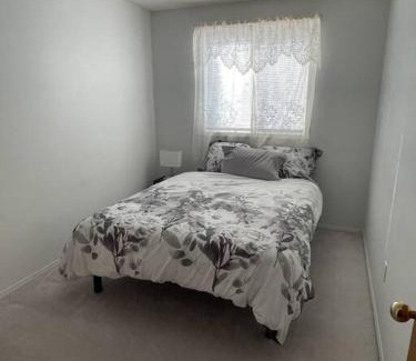 Camrose House | Cozy Home