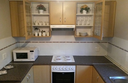 Eikenbosch House | Cozy Home | Free Parking + WIFI | Terrace BBQ & Mountain Views