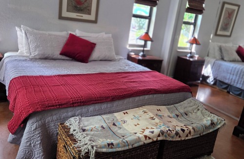 Fort Lauderdale House | Cozy Home in a Rocky Jungle Paradise, Fort Lauderdale