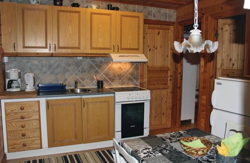 Asarum House | Cozy home in Asarum with kitchen