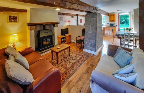 Bonnemain House | Cozy home in Bonnemain with WiFi