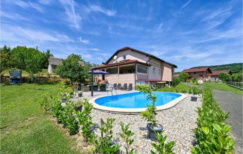Breznicki Hum House | Cozy Home In Breznicki Hum