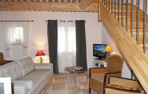 Pernes-les-Fontaines House | Cozy Home In Pernes Les Fontaines