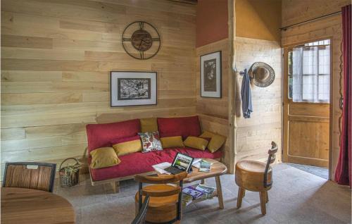 Les Fosses House | Cozy Home In Les Fosses With Kitchen
