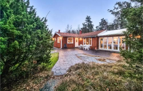 Otterstad House | Cozy Home In Lidköping With Wifi