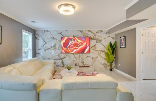 Buechel House | Cozy Home in Louisville Near Bardstown Road!