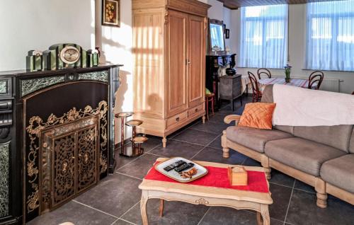 Oostvleteren House | Cozy Home In Oostvleteren With Wifi