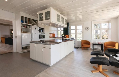 Østermarie House | Cozy home in østermarie with WiFi