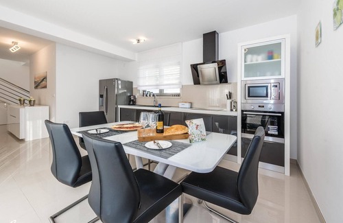 Razanj House | Cozy home in Razanj with WiFi