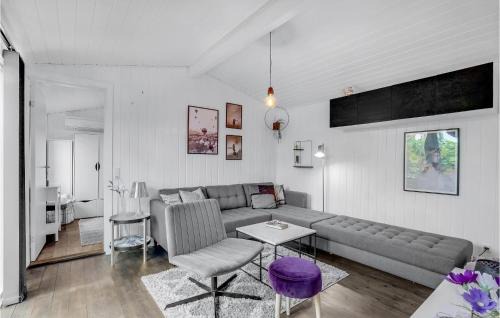 Floutrup House | Cozy Home In Roslev With Wifi