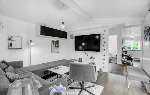 Floutrup House | Cozy Home In Roslev With Wifi