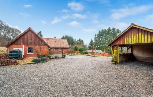 Silkeborg House | Cozy Home In Silkeborg With Kitchen